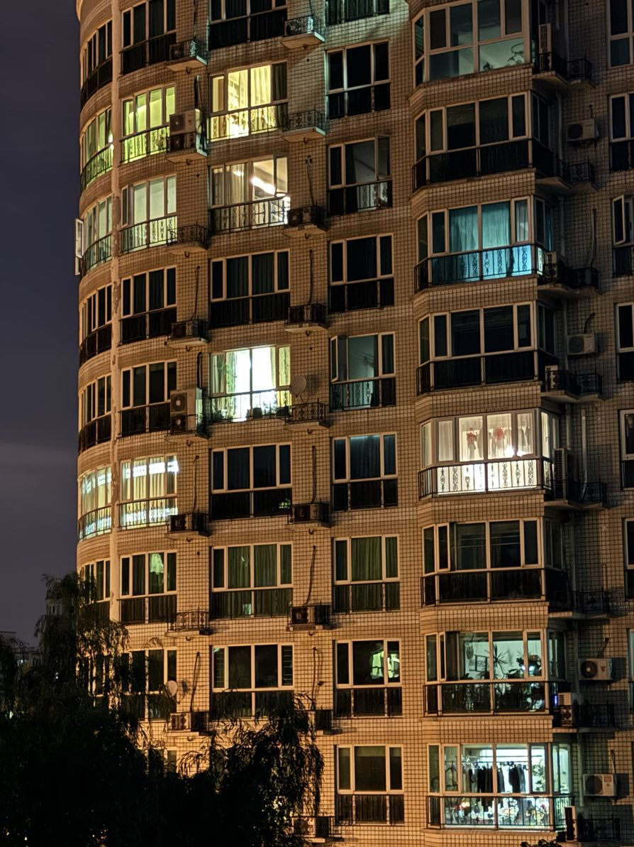 iP15 PM 主摄的夜景表现